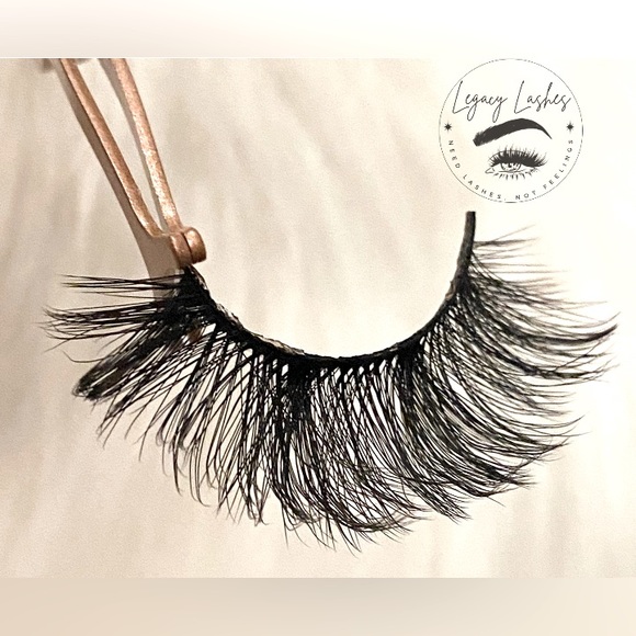 Other - Pretty Girl - Perfect And Natural 20 MM Minks 🫶🏼